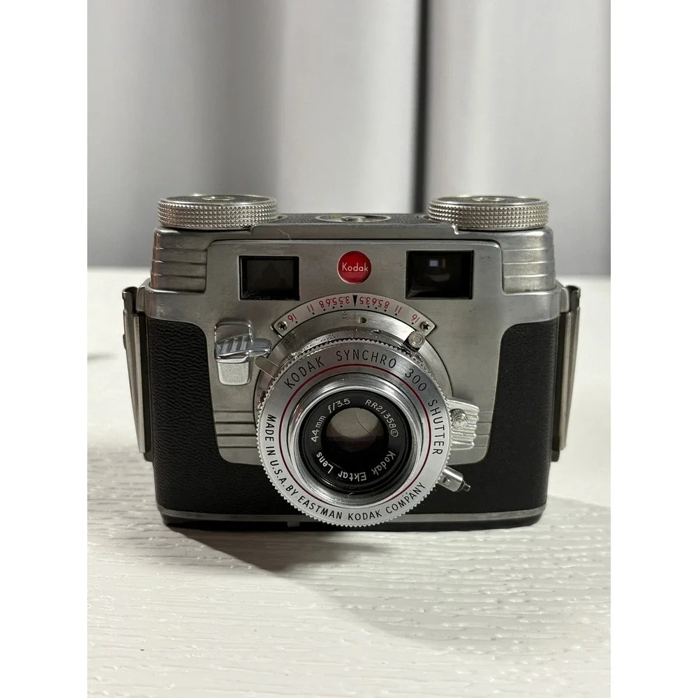Kodak Signet 35 Rangefinder Camera 44mm f3.5 Ektar Lens Synchro Shutter S0103